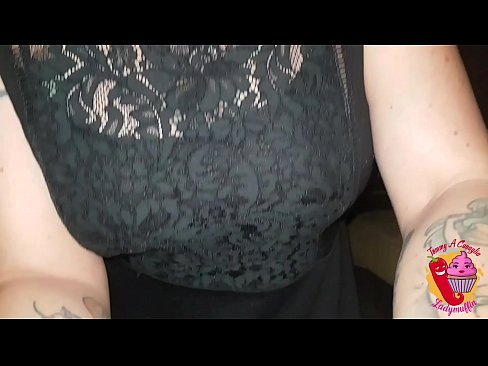 ❤️ Slutty ګامه خور هغه ته یو blowjob او هسپانوي ورکوي ☑  ️❤